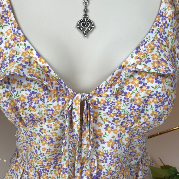BLUE BLUSH FLORAL TOP WITH BUTTONS, TIE & RUFFLE M - Picture 4 of 16